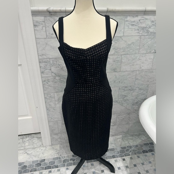 Maggy London Dresses & Skirts - SZ 4 Maggy London LBD